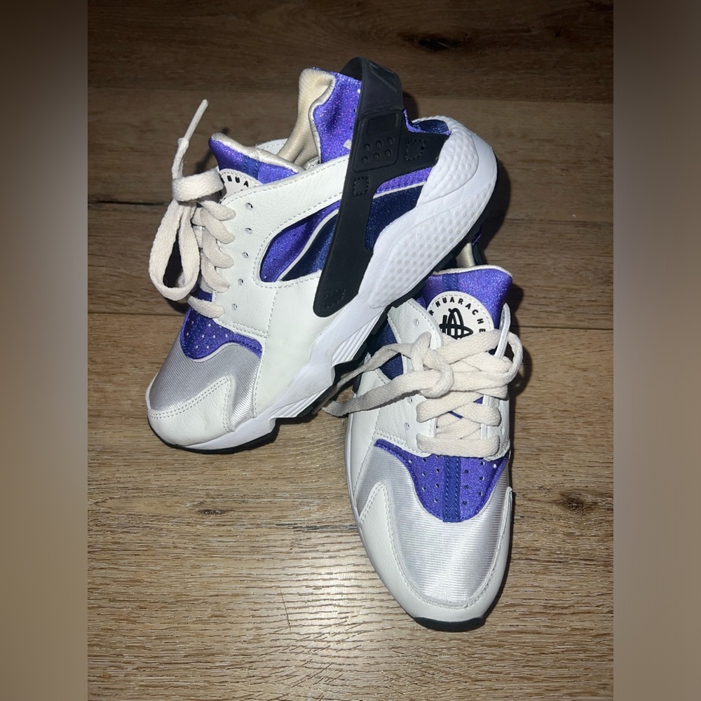 NIKE - Huarache Hyper Grape - size 5.5